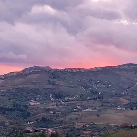 Castello Del Piraino - Casa Vacanze Nel Cuore Della Sicilia Guest house