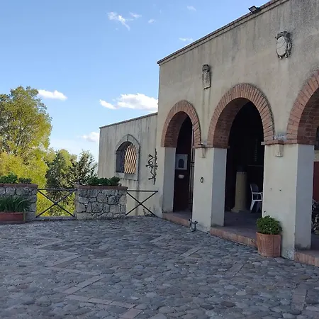 Castello Del Piraino - Casa Vacanze Nel Cuore Della Sicilia Guest house